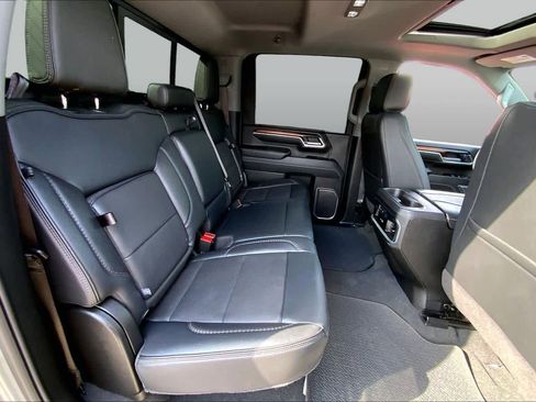 Used 2025 GMC Sierra 2500 Denali w/ Denali Reserve Package AWD/4WD image 18