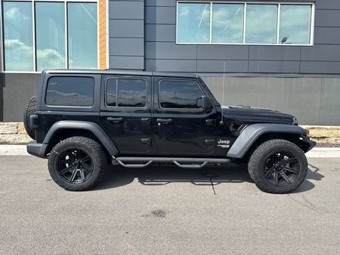 Used 2018 Jeep Wrangler Unlimited Sport S AWD/4WD image 2