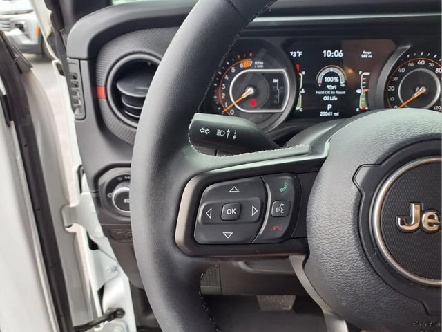Used 2025 Jeep Wrangler Unlimited Rubicon AWD/4WD image 28