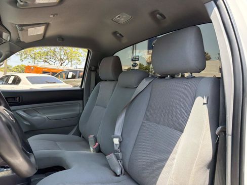 Used 2014 Toyota Tacoma 2WD Regular Cab image 12