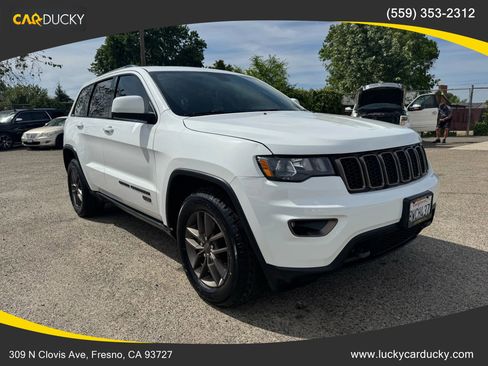 Used 2016 Jeep Grand Cherokee Laredo 75th Anniversary image 3