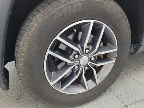Used 2017 Jeep Grand Cherokee Limited RWD image 31