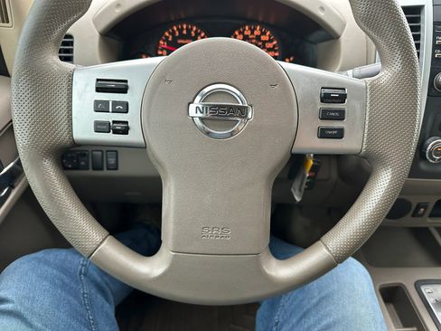 Used 2014 Nissan Frontier SV RWD image 11