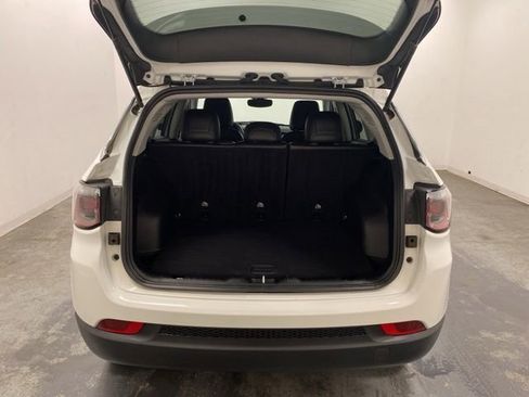 Used 2022 Jeep Compass Latitude image 28