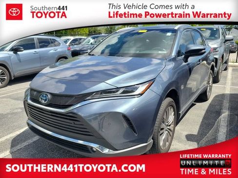 Used 2024 Toyota Venza XLE AWD/4WD image 1