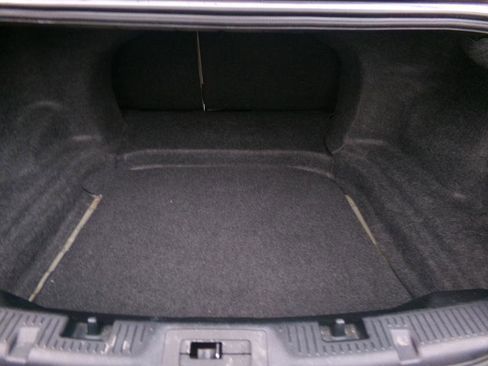 Used 2016 Ford Taurus SE FWD image 28