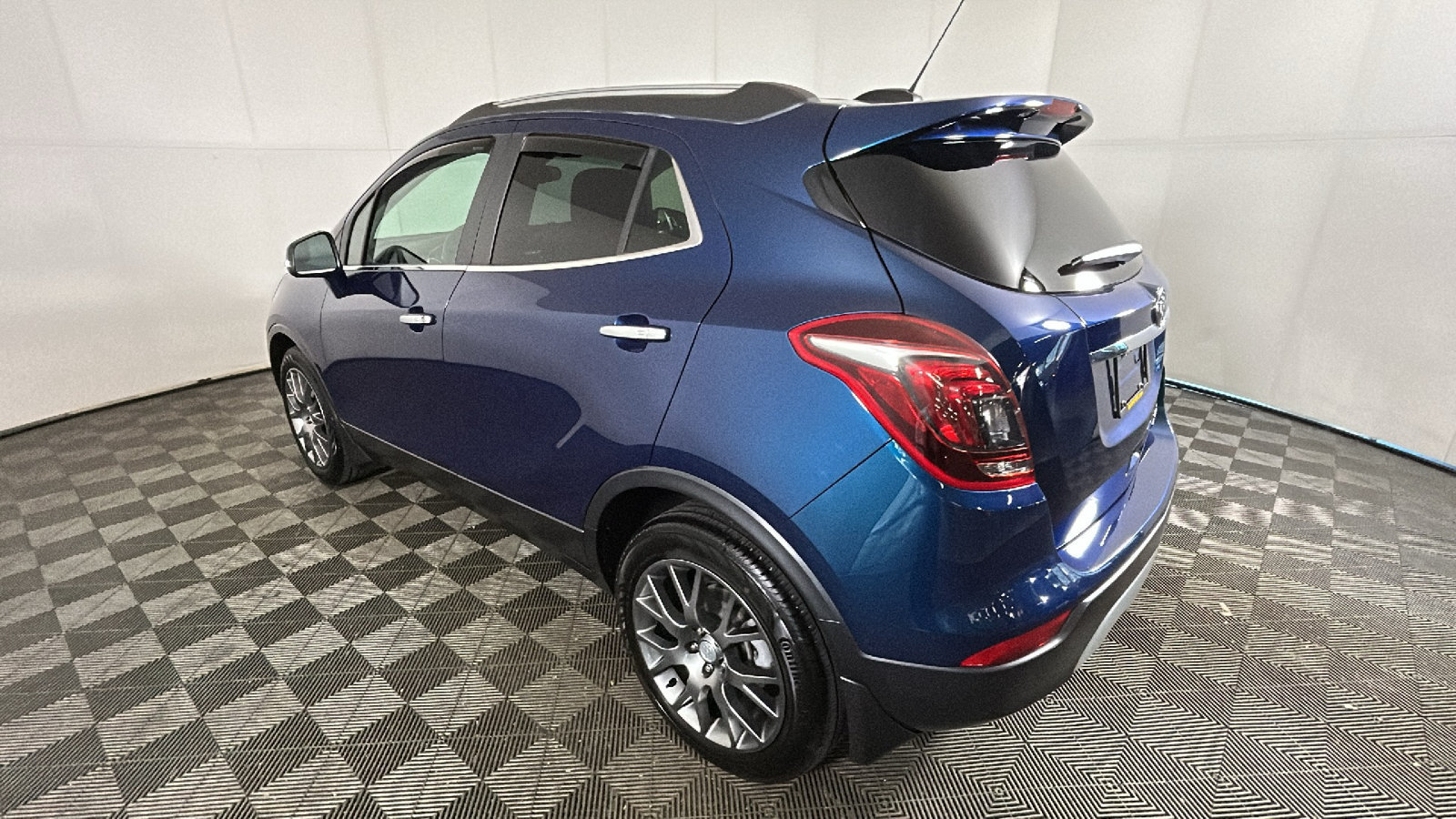Used 2019 Buick Encore Sport Touring FWD image 5