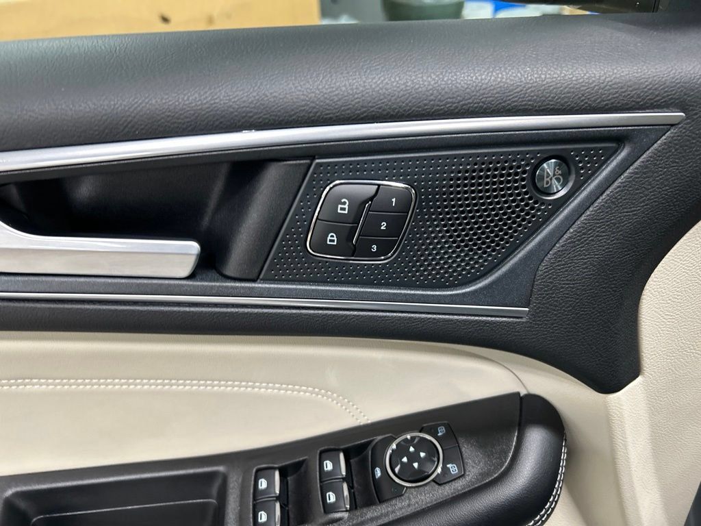 Used 2024 Ford Edge Titanium AWD/4WD image 15