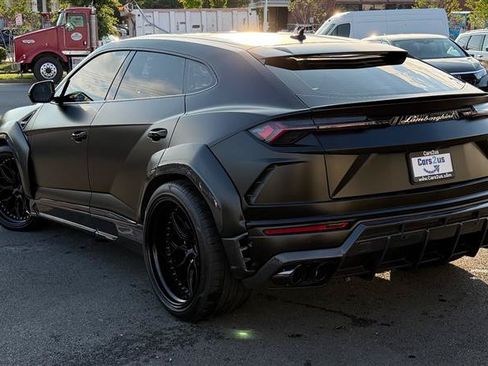 Used 2021 Lamborghini Urus AWD/4WD image 5