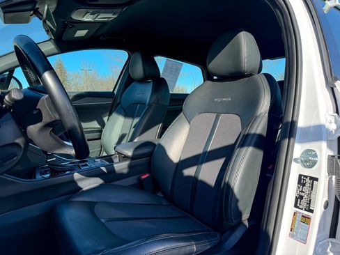 Used 2022 Kia K5 GT-Line image 10