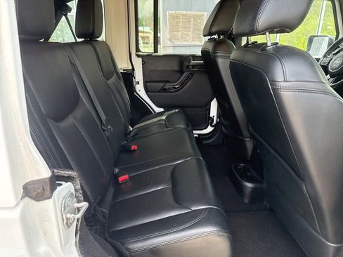 Used 2014 Jeep Wrangler Unlimited Sahara AWD/4WD image 22