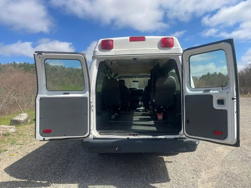 Used 2011 Ford E-250 and Econoline 250 Extended w/ PWR Group RWD image 11