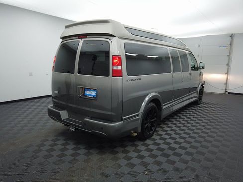 Used 2020 Chevrolet Express 2500 Extended w/ Enhanced Convenience Package image 3