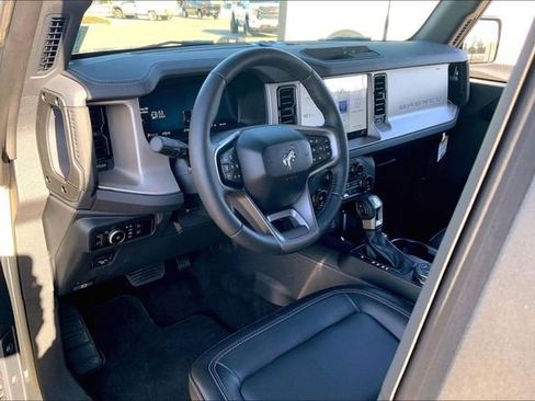 New 2025 Ford Bronco Outer Banks image 6