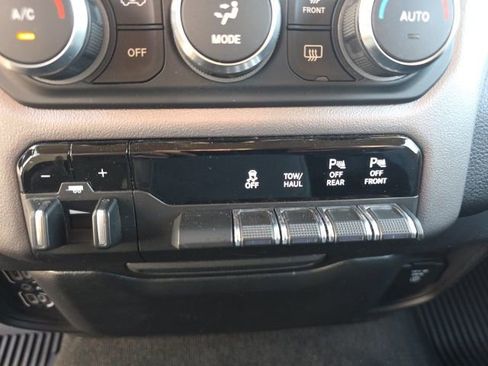 Used 2019 RAM 1500 Big Horn image 21