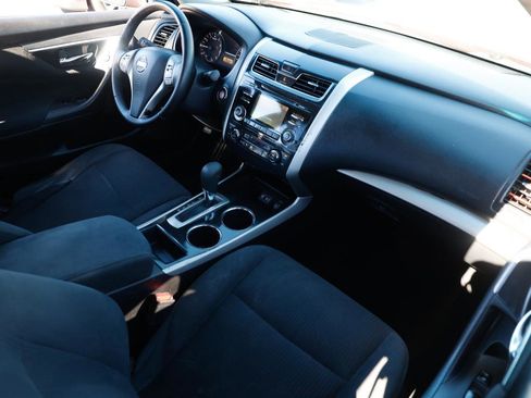 Used 2014 Nissan Altima 2.5 SV image 18