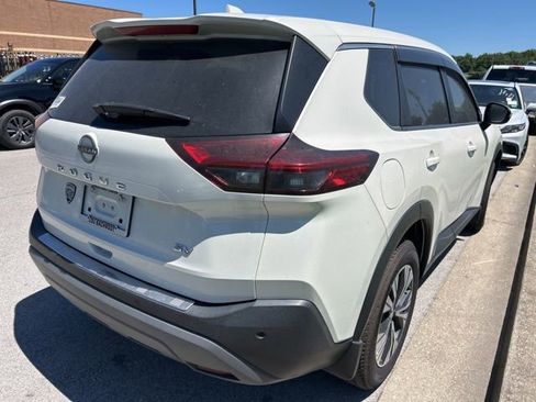 Used 2023 Nissan Rogue SV FWD image 3