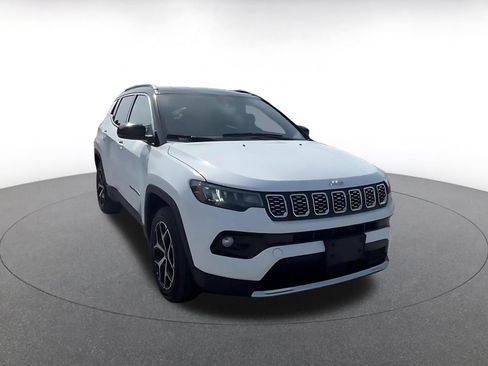 Used 2025 Jeep Compass Limited AWD/4WD image 3