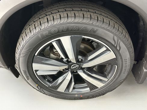 Used 2023 Nissan Rogue SL AWD/4WD image 11