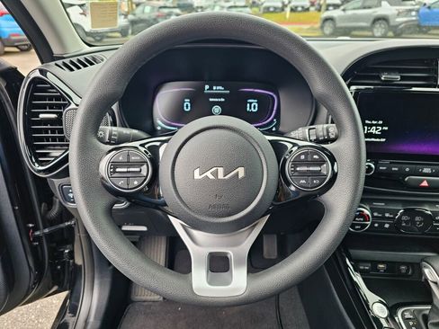 Certified 2023 Kia Soul S FWD image 11
