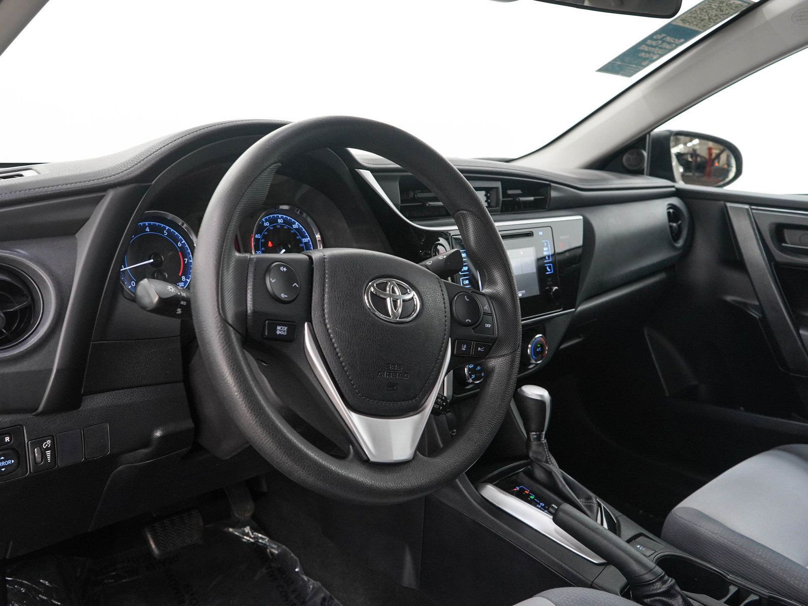 Used 2017 Toyota Corolla L FWD image 21