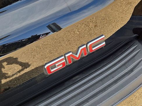 Used 2025 GMC Yukon Denali AWD/4WD image 14