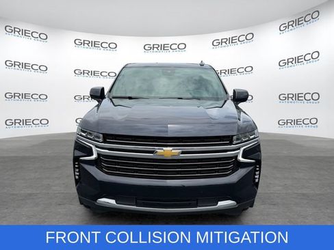Used 2024 Chevrolet Suburban LT RWD image 2