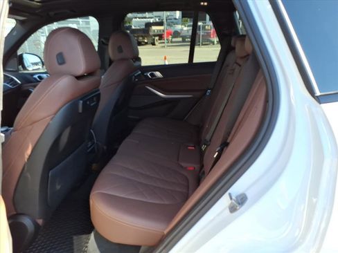 Used 2023 BMW X5 xDrive45e w/ M Sport Package image 12