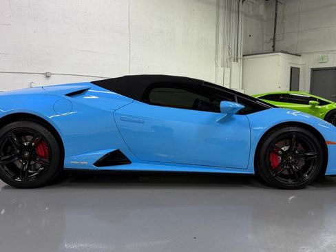 Used 2020 Lamborghini Huracan EVO RWD image 11
