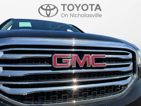 Used 2019 GMC Acadia SLT w/ LPO, Cargo Package image 10