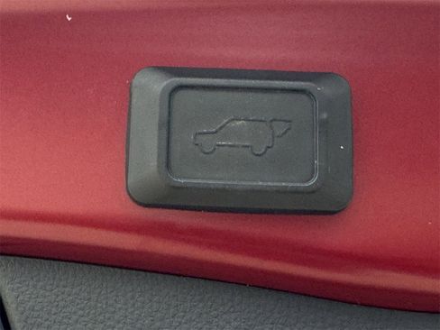 Used 2021 Toyota RAV4 Limited image 29