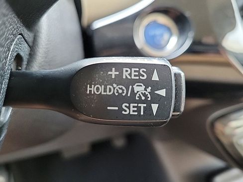 Used 2018 Toyota Prius Four image 22