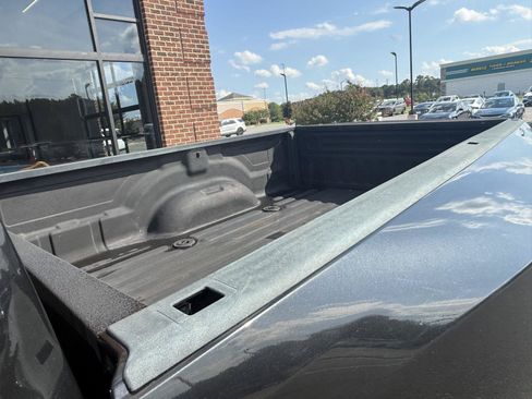 Used 2018 RAM 3500 Tradesman w/ Chrome Appearance Group AWD/4WD image 25