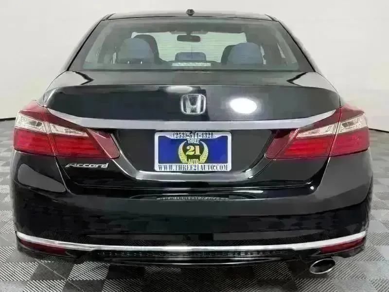 Used 2017 Honda Accord EX image 9