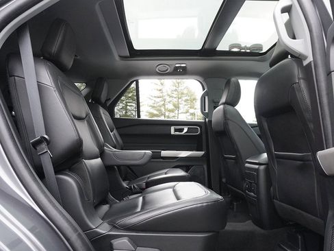 Used 2022 Ford Explorer XLT w/ Equipment Group 202A image 42