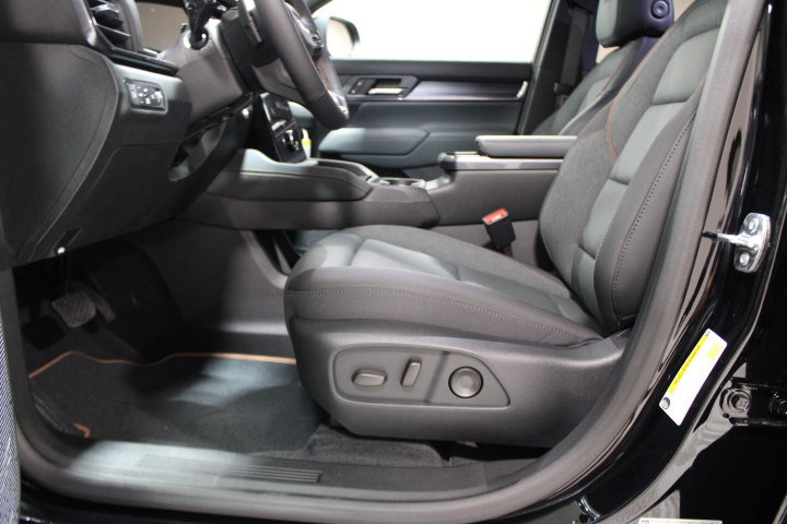New 2027 GMC Terrain AT4 w/ Convenience Package III AWD/4WD image 19