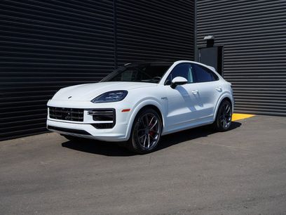 New 2025 Porsche Cayenne Turbo