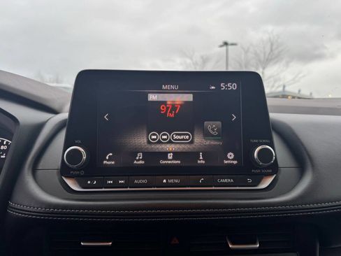 Used 2023 Nissan Rogue SV image 23