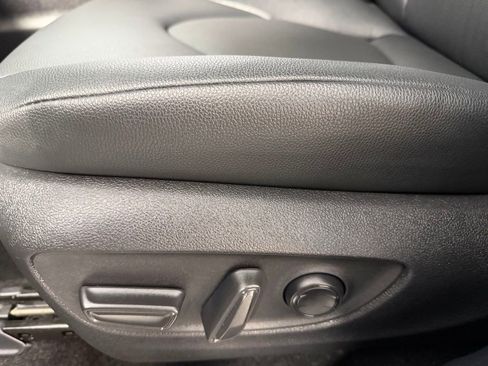 Used 2025 Toyota Grand Highlander AWD image 18