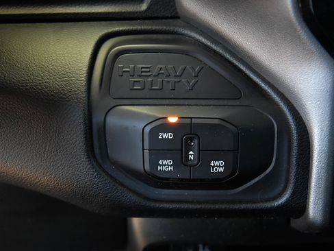 Used 2026 RAM 2500 Laramie AWD/4WD image 31