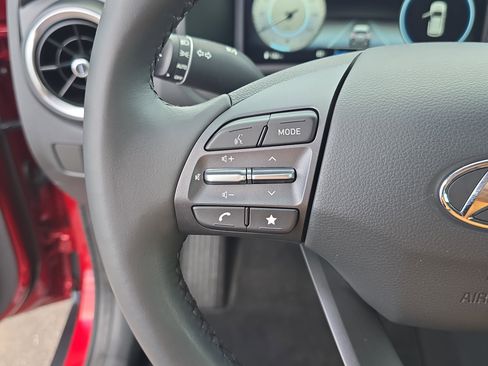 Used 2023 Hyundai Kona Limited AWD/4WD image 30