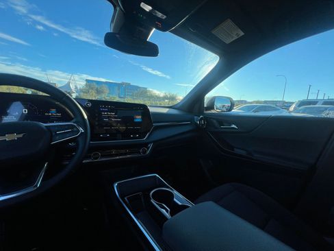 Used 2025 Chevrolet Equinox LT image 35