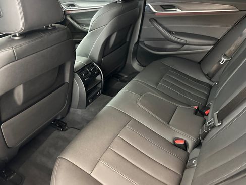 Used 2023 BMW 530i w/ Convenience Package RWD image 26