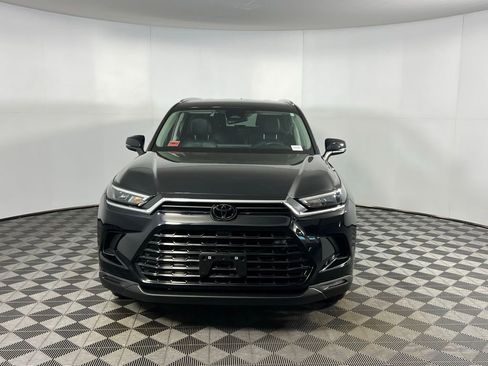 Used 2025 Toyota Grand Highlander AWD image 11