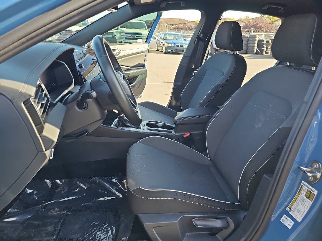 Used 2025 Volkswagen Jetta Sport FWD image 15