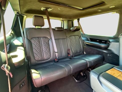 Used 2024 Jeep Grand Wagoneer L Series III image 22