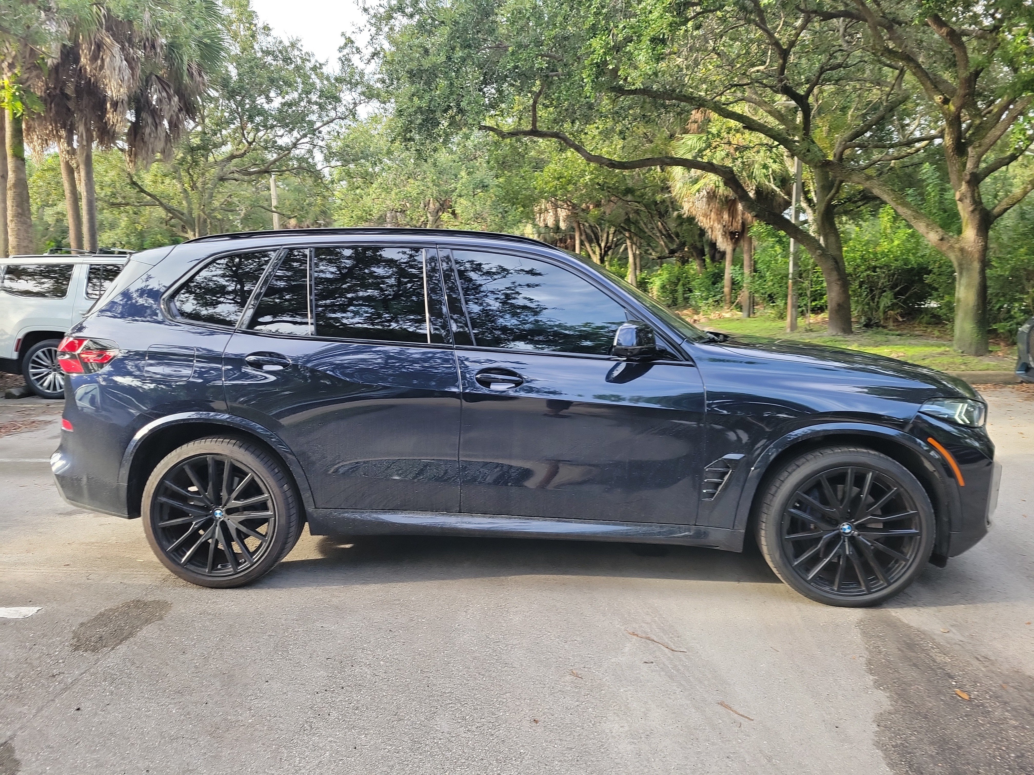 Certified 2024 BMW X5 xDrive40i w/ M Sport Package AWD/4WD image 7