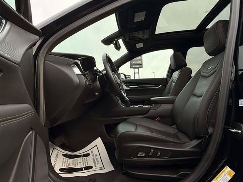 Used 2024 Cadillac XT6 Premium Luxury w/ Technology Package image 17