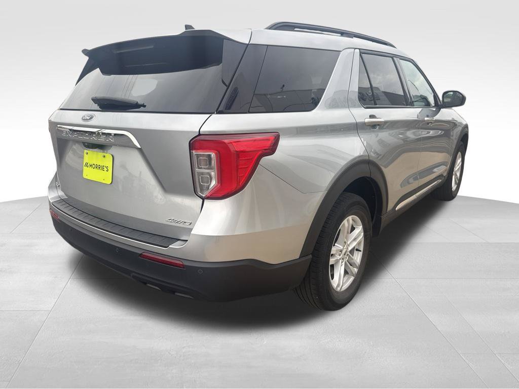 Used 2023 Ford Explorer XLT AWD/4WD image 8