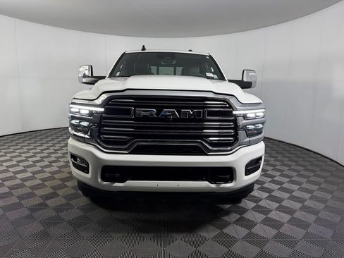 Used 2026 RAM 2500 Laramie AWD/4WD image 4